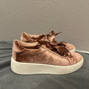 Steve Madden Bertie Blush Sneakers
